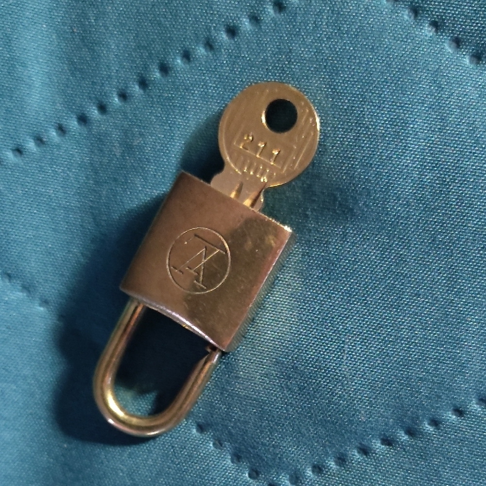 #211 Brass  Padlock with Key